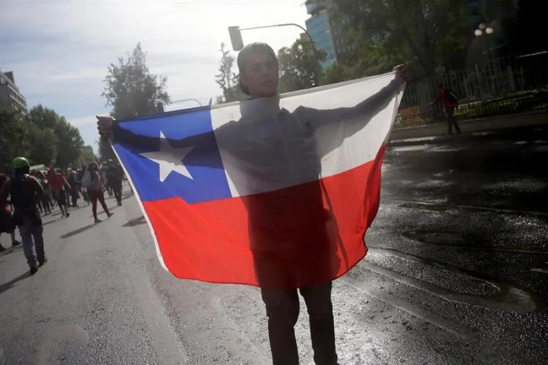Piñera levanta estados de excepción en Chile