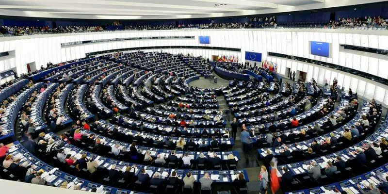 Parlamento Europeo pide sanciones contra Turquía por ataques en Siria