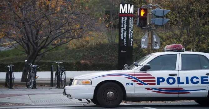 En Washington DC, arrestan a cuatro adolescentes implicados en un robo armado