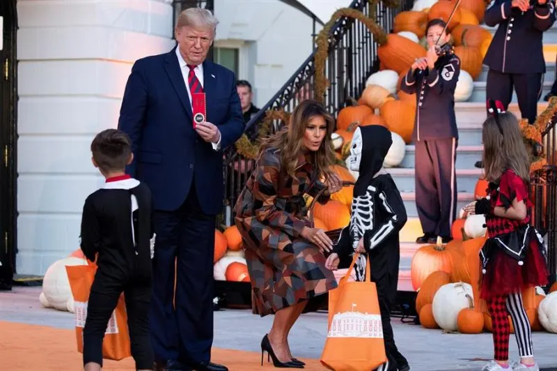 Invitaron a niños a construir un muro en fiesta de Halloween de la Casa Blanca