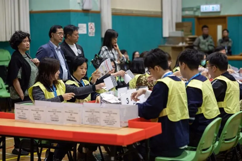 Participación en las elecciones de Hong Kong vista como un referéndum pro-democracia