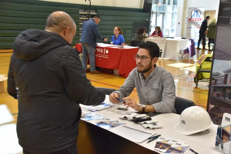 Sector de la construcción crece en el DMV y necesita trabajadores