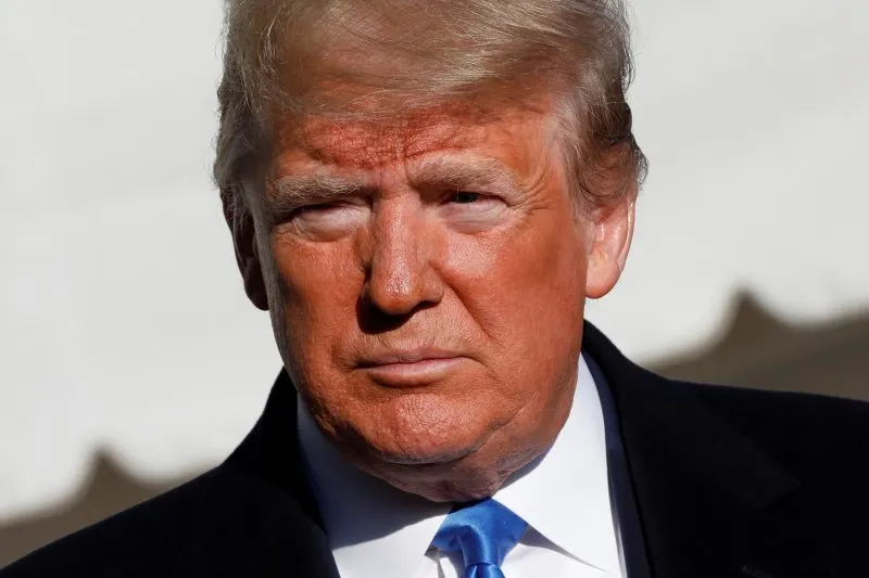 Trump dice a Kim Jong-un que puede perderlo todo si actúa hostil