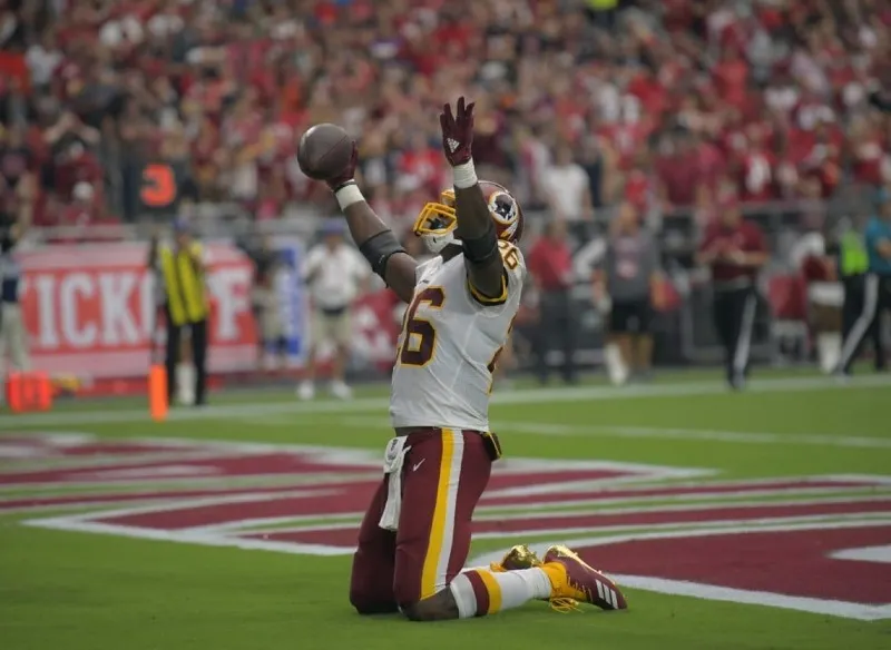 Redskins mantendrán en sus filas a Adrian Peterson