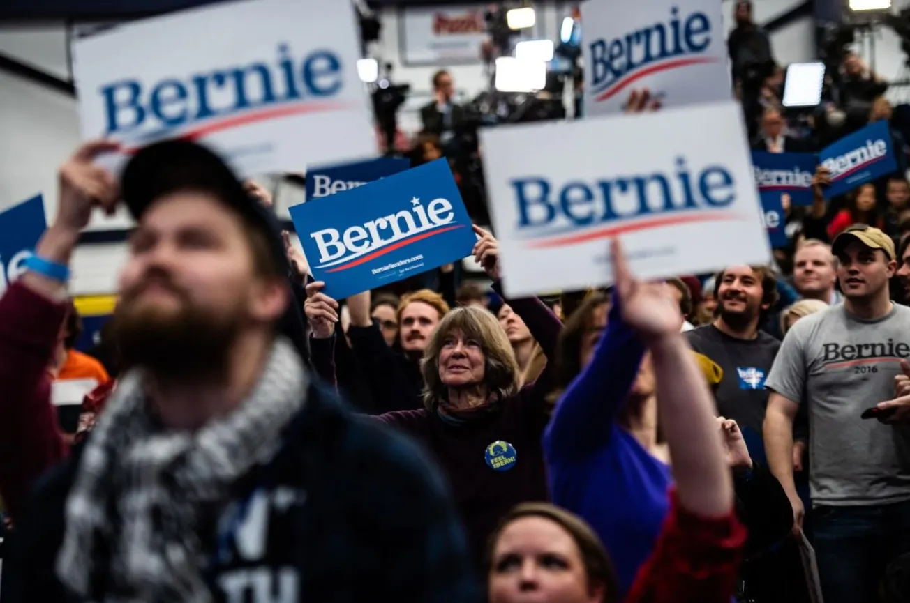 Bernie Sanders aumenta liderazgo nacional en una nueva encuesta