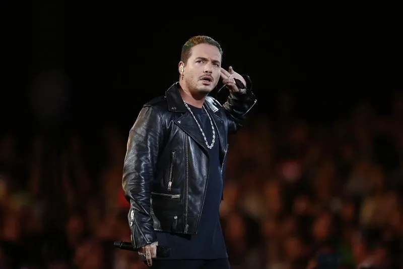 J Balvin anuncia lanzamiento de su nuevo álbum "Colores"