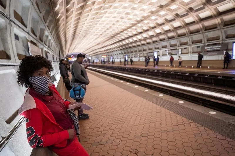 El coronavirus cambia el servicio de Metro