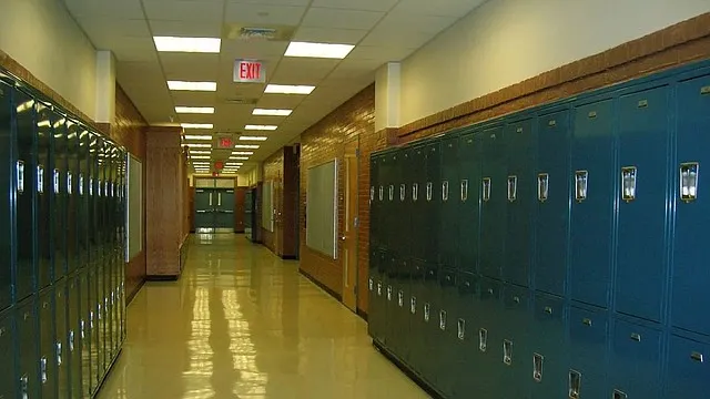 Escuelas de Alexandria ofrecerán clases presenciales cinco días a la semana en otoño