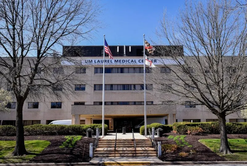 Hospitales cerrados en Maryland donaran camas para tratar pacientes con COVID-19