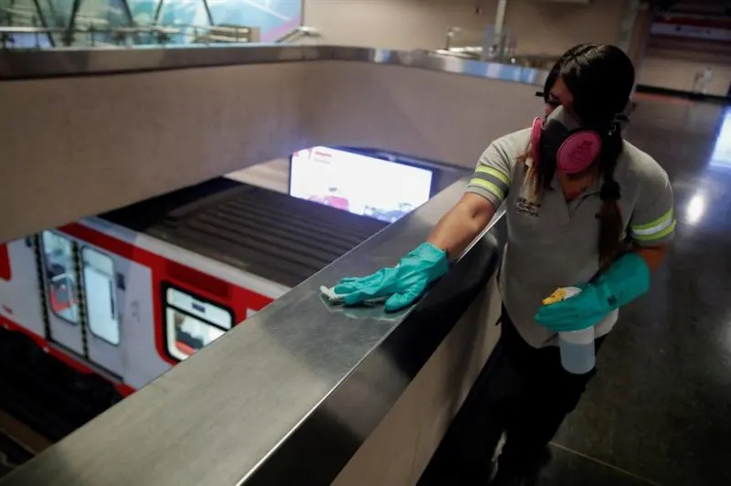 Chile exige a sus residentes el uso de mascarillas en el transporte público