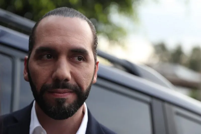 Elecciones consolidan el poder del autoritario presidente de El Salvador