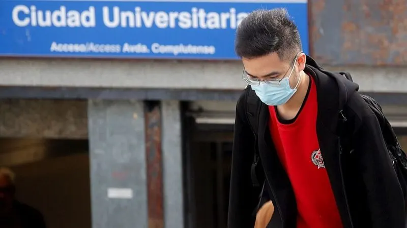 ¿Deben los jóvenes despreocuparse de contagio por COVID-19?
