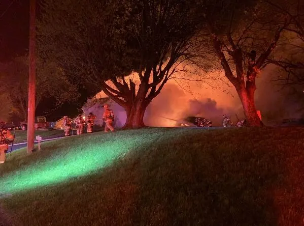 Un incendio destruyó granero en Waterford la noche del martes