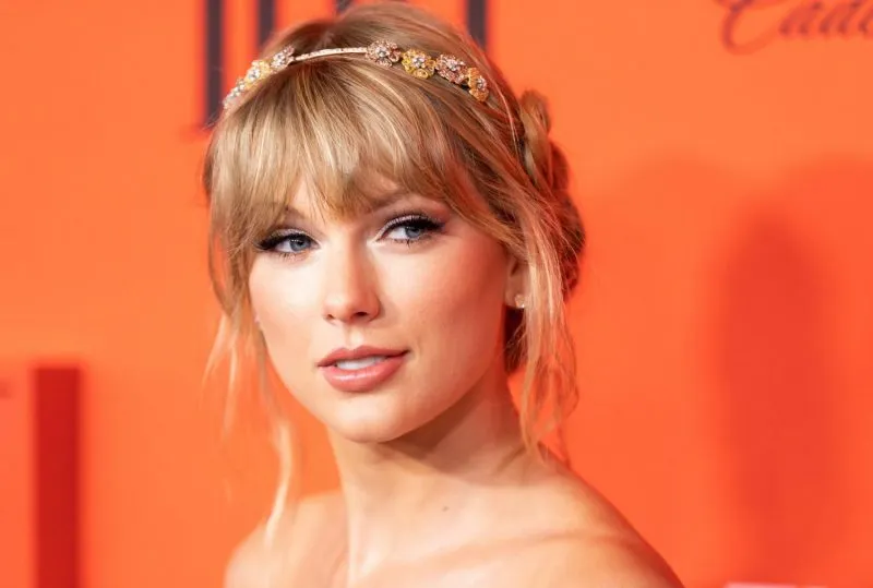 Fans de Taylor Swift y Ticketmaster en guerra por alta demanda de preventa de boletos