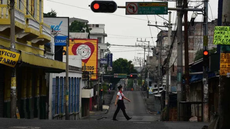 El primer grupo de salvadoreños varados en el exterior llegó al país