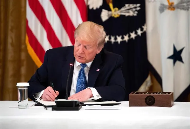 Trump amenaza con recorte permanente a los fondos de la OMS