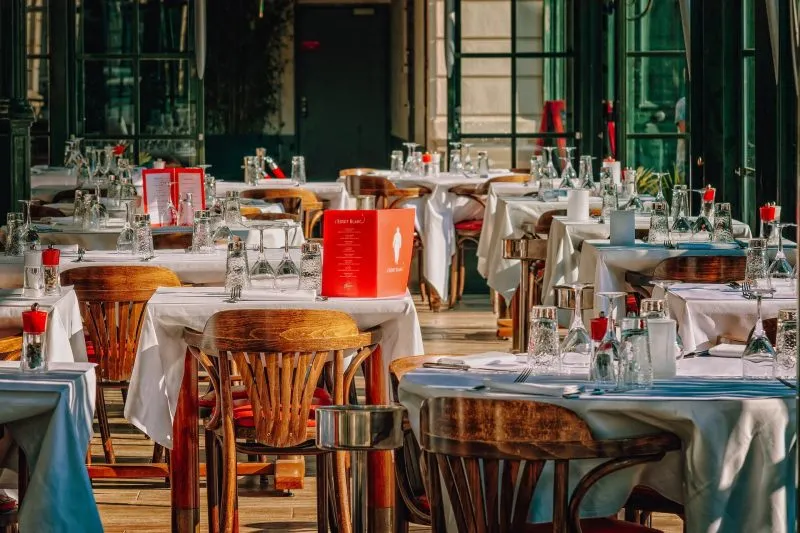 DC prohibirá las comidas en interiores durante Navidad y Año Nuevo