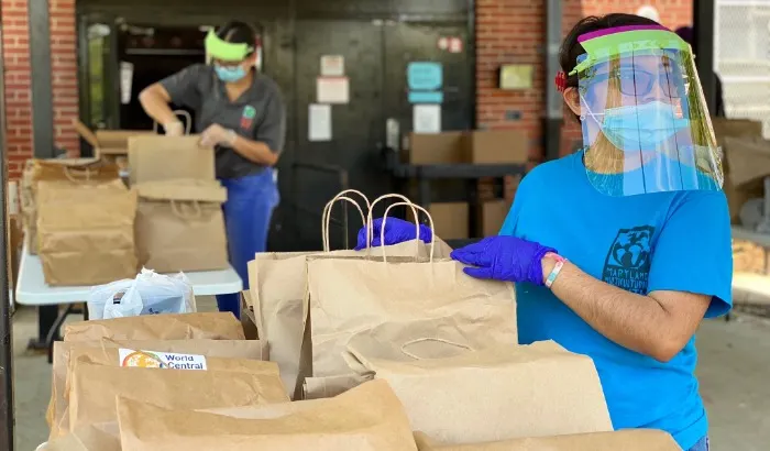 LAYC entrega más de 200 bolsas con comida al mes a familias vulnerables de DC y Maryland (+video)