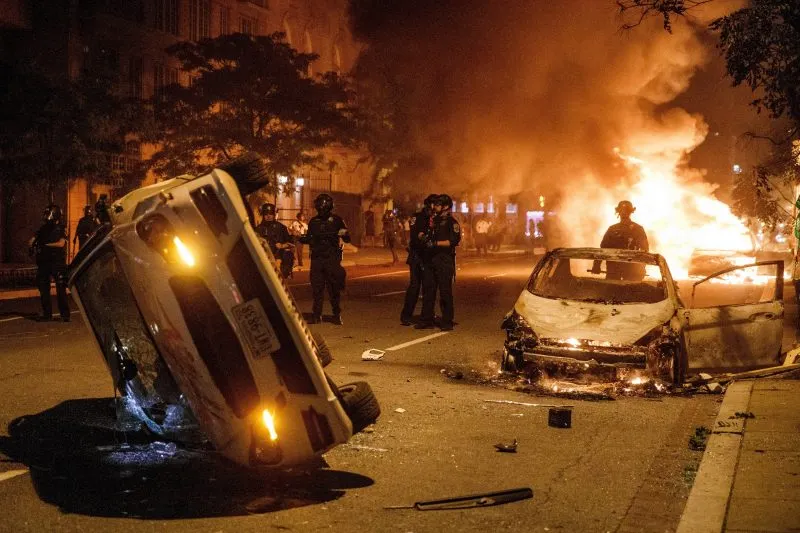 Caos y destrozos en Washington DC en el tercer día de protestas