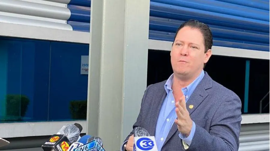 Aeropuerto de El Salvador abrirá parcialmente el 4 de septiembre