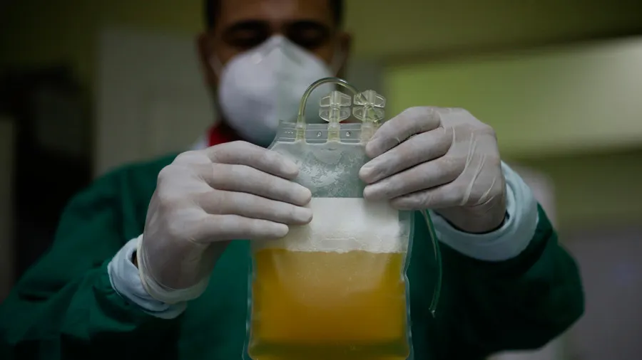 Aprueban ley en El Salvador para sancionar a quienes vendan plasma sanguíneo a pacientes con COVID-19