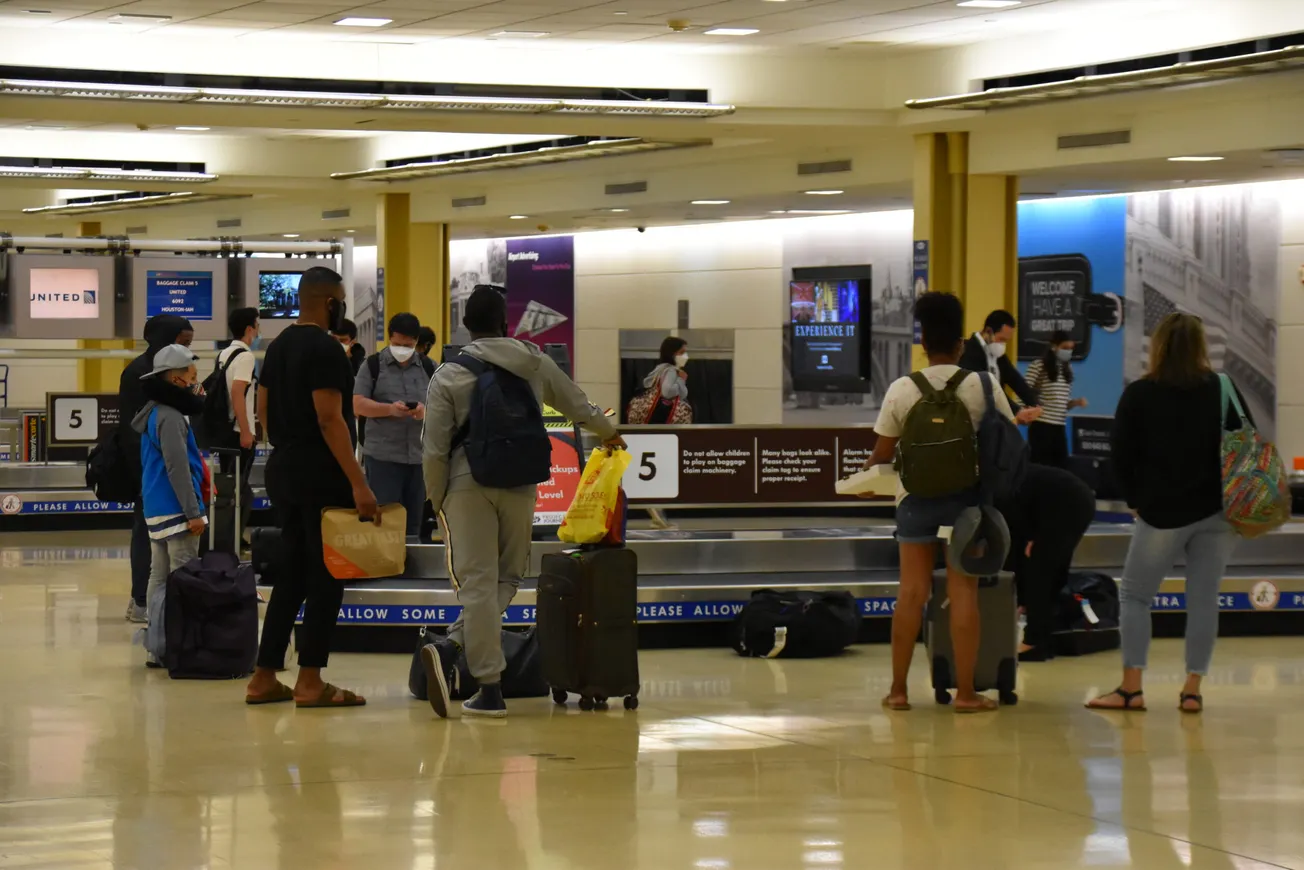 La Casa Blanca debate sobre las vacunas COVID-19 para los viajes en avión