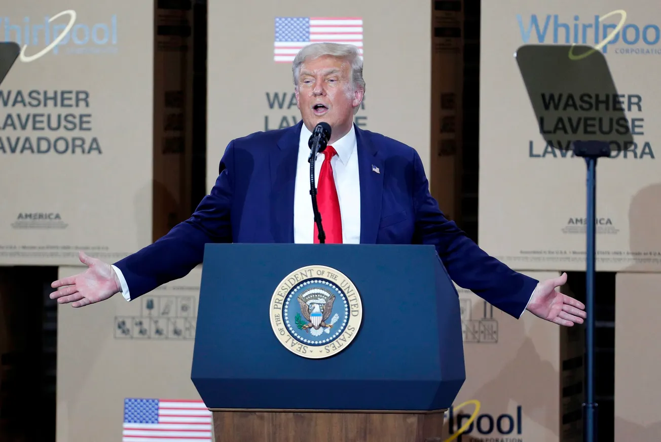 Esto es lo que contienen las cuatro órdenes ejecutivas de Donald Trump