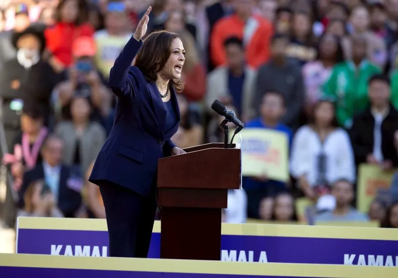 Kamala Harris se lamenta por Duante Wright y dice que "no debería estar muerto"