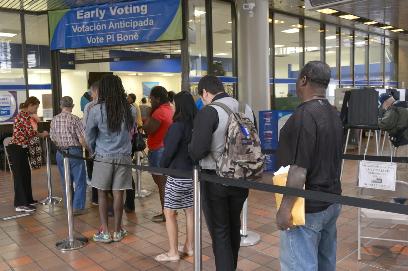 Junta del Condado de Arlington aprueba las oficinas satélite para la votación anticipada
