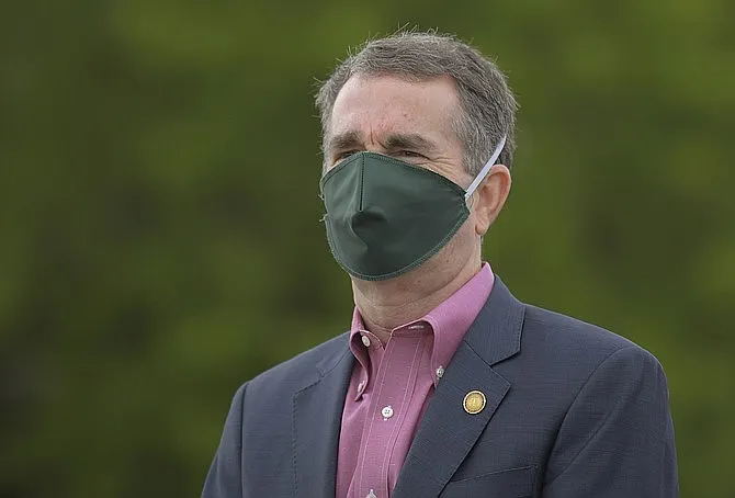 Gobernador Northam exhorta a registrarse para votar antes de la fecha límite