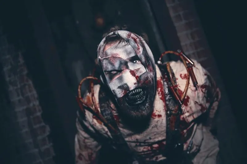 Monstruos lo asustarán… a seis pies de distancia