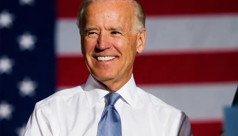 Campaña de Biden dice estar encaminada a ganar