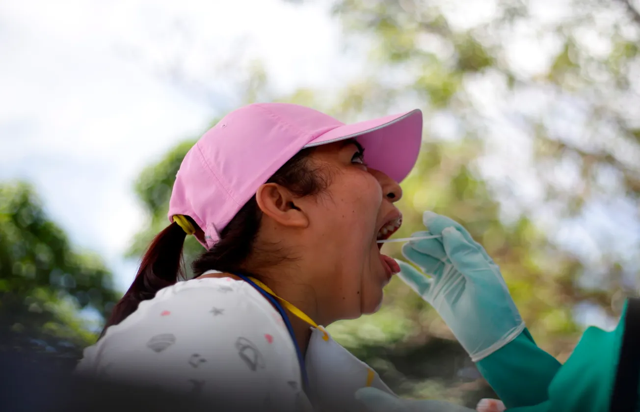 Empiezan a popularizarse las pruebas de saliva para COVID más fáciles de usar