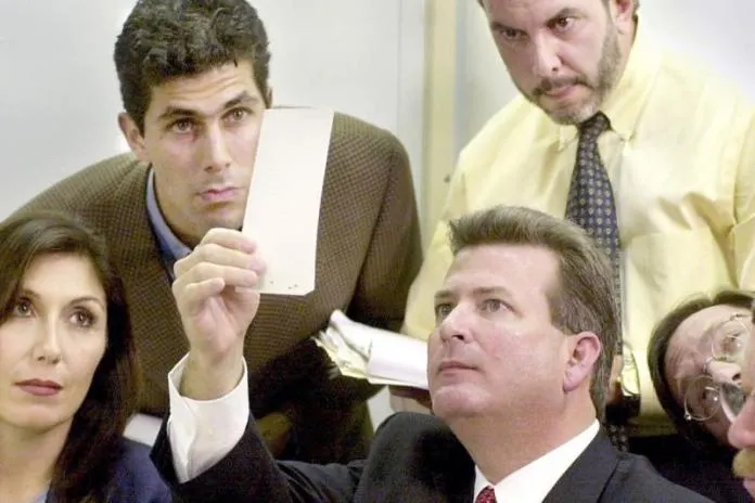 El fantasma de las elecciones del 2000 ronda la lucha entre Trump y Biden