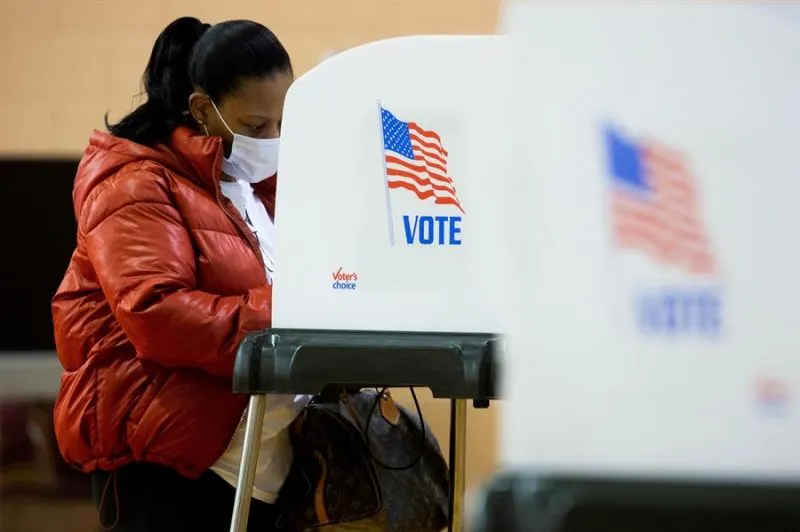Biden aventaja a Trump entre los electores latinos 62% contra 29%