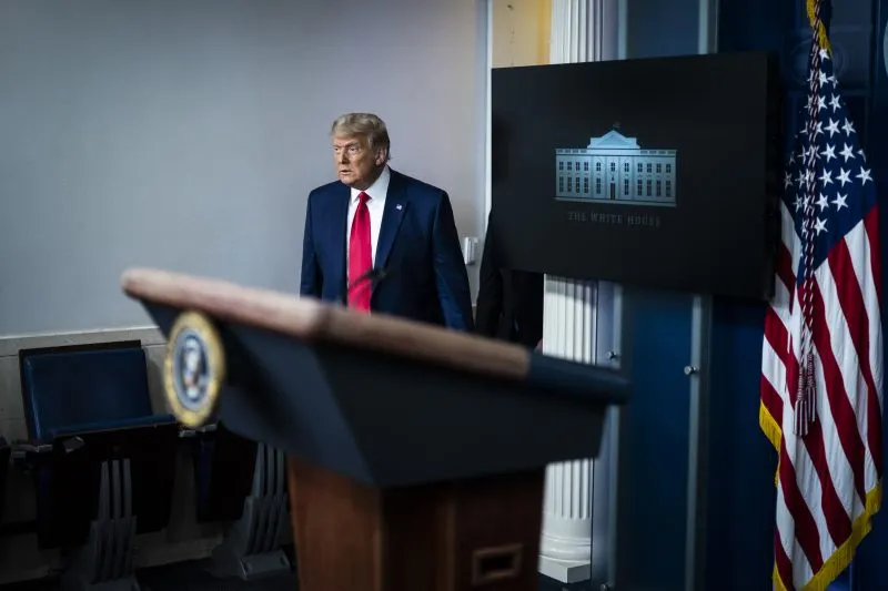 Comienzan las últimas maniobras de Donald Trump antes de hacer sus maletas