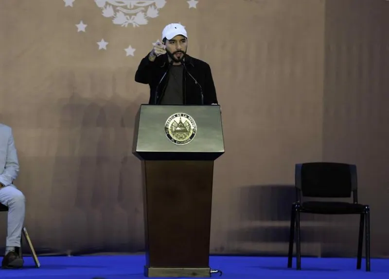 Nayib Bukele promete nueva reforma de pensiones en 2021