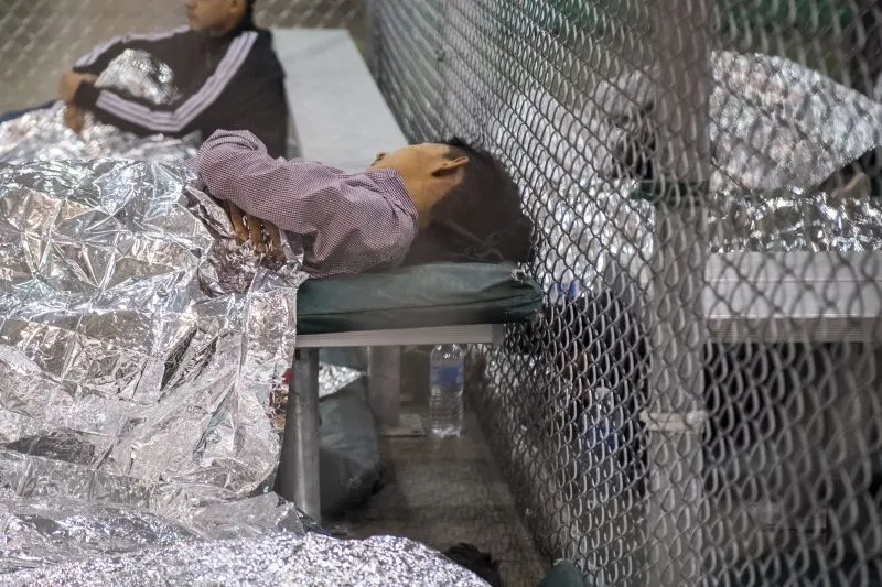 Más migrantes que son menores de edad dan positivo por coronavirus