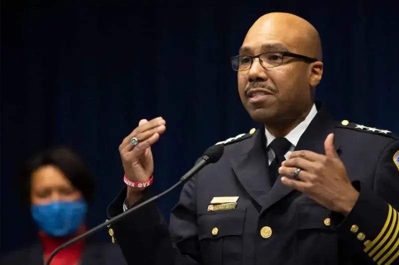 Comité del consejo de DC respalda a Robert Contee como jefe de la policía