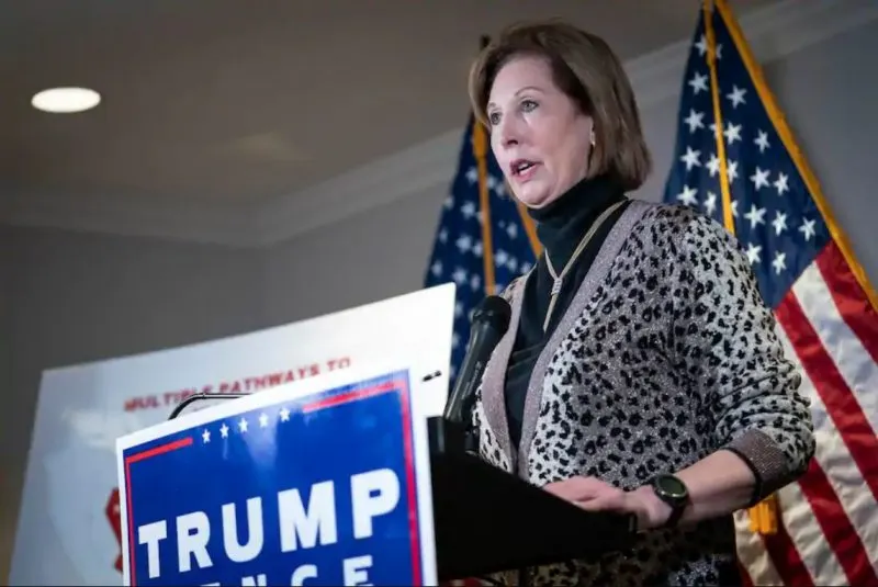 Dominion demanda a abogada de Trump Sidney Powell por más de $ 1,3 mil millones