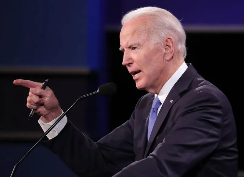 Biden tras recorrer un centro de vacunación en Texas: "No es el momento de relajarse"