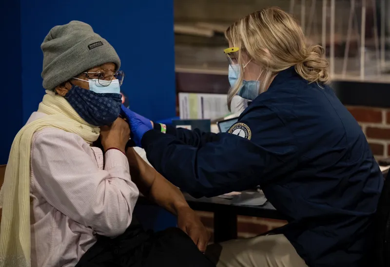 ¿Puede Estados Unidos controlar las nuevas mutaciones del COVID-19?