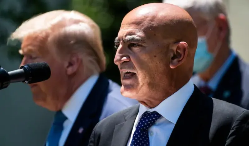 Despiden por presunto acoso sexual a ejecutivo que dirigió la Operación Warp Speed durante el gobierno de Trump