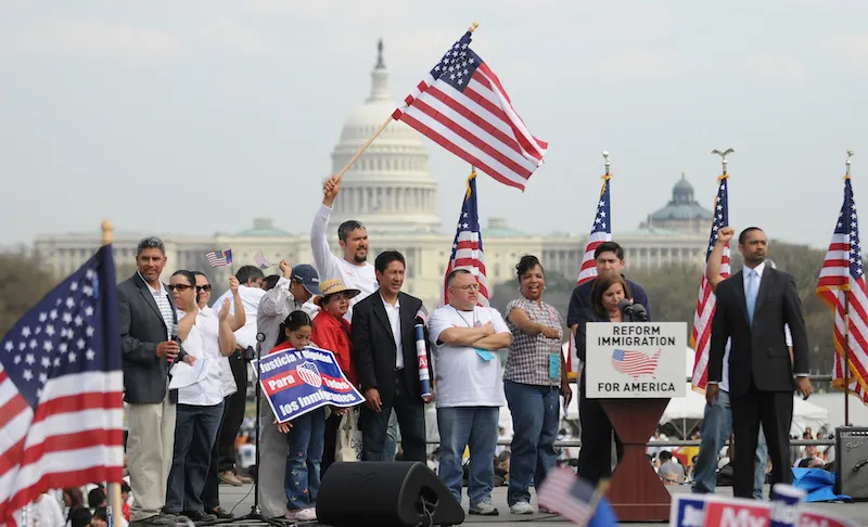ESPECIAL DE ANIVERSARIO DE EL TIEMPO LATINO: 30 años esperando la reforma migratoria