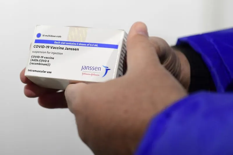 El refuerzo de Johnson & Johnson… ¿Es efectivo durante la ola de ómicron? Sí, según estudios recientes. | Foto: Efe.