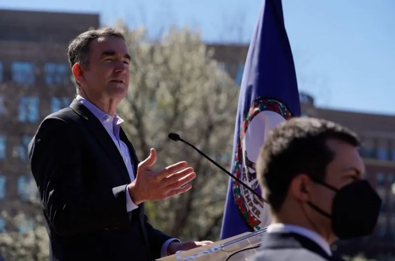 Ralph Northam anuncia más de $6,3 millones en subvenciones para impulsar el crecimiento económico
