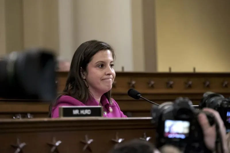 Ascenso de Elise Stefanik demuestra que Trump mantiene su control sobre los Republicanos