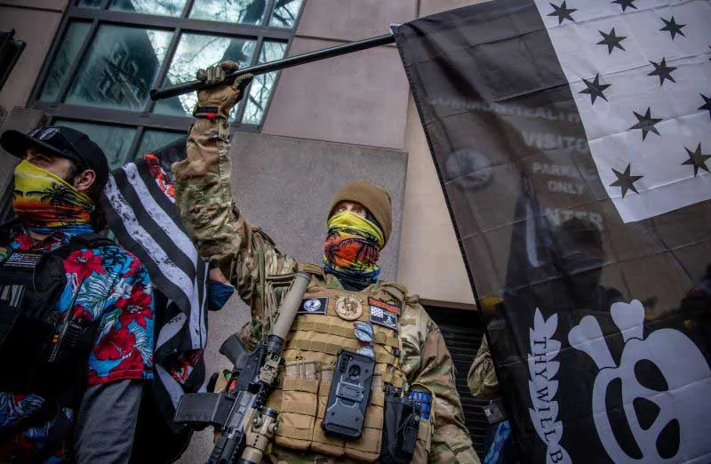 La estrategia de Biden frente al terrorismo doméstico demuestra un enfoque sin precedentes hacia las amenazas internas
