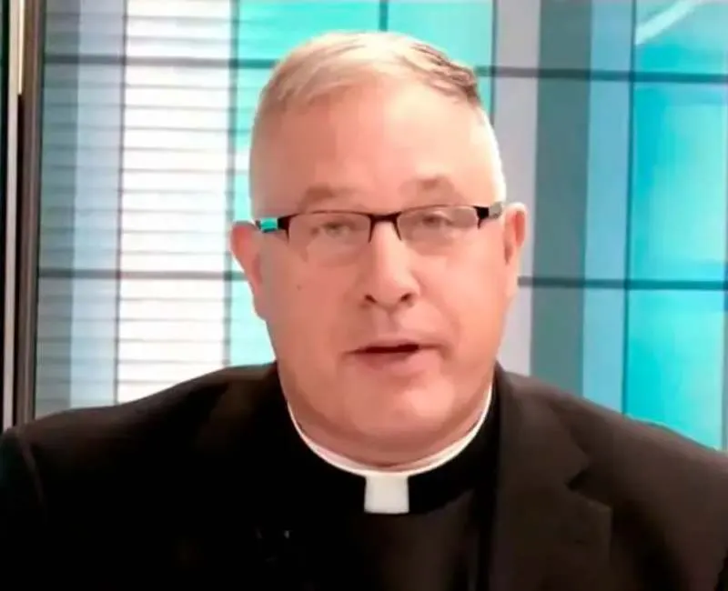 El obispo Jeffrey Burril