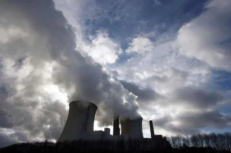 Demócratas evalúan tarifas medioambientales para financiar paquete de gastos de $3,5tn